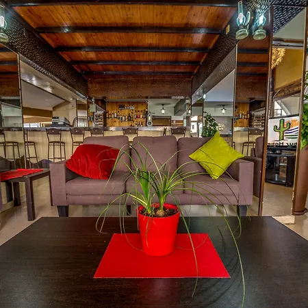 Cactus Hotell 2*